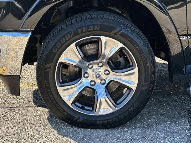 2019 RAM 1500 Laramie Crew Cab 4x4 5'7" Box