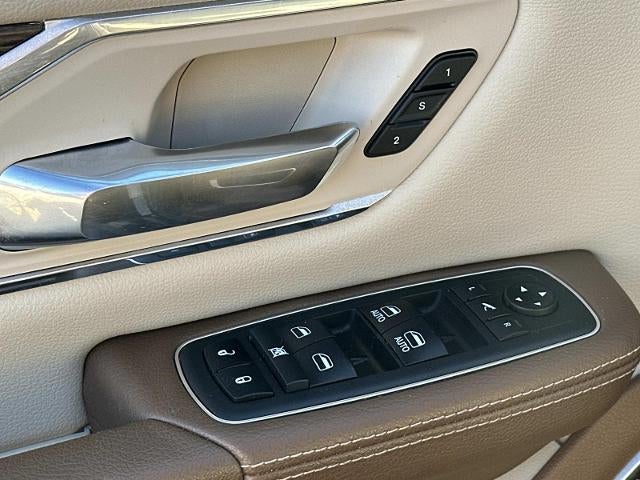 2019 RAM 1500 Laramie Crew Cab 4x4 5'7" Box