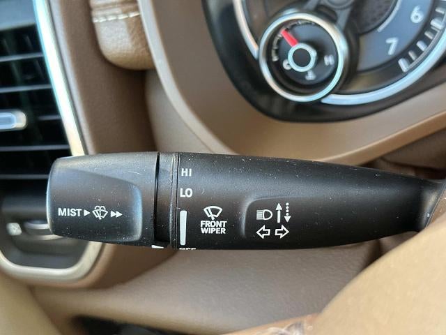 2019 RAM 1500 Laramie Crew Cab 4x4 5'7" Box