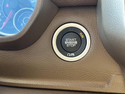 2019 RAM 1500 Laramie Crew Cab 4x4 5'7" Box