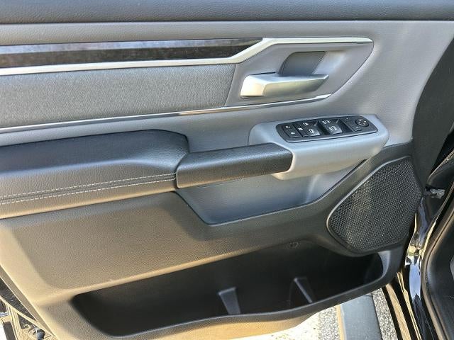 2020 RAM 1500 Big Horn Crew Cab 4x4 5'7" Box