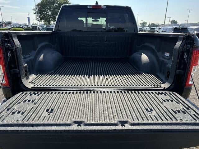 2020 RAM 1500 Big Horn Crew Cab 4x4 5'7" Box