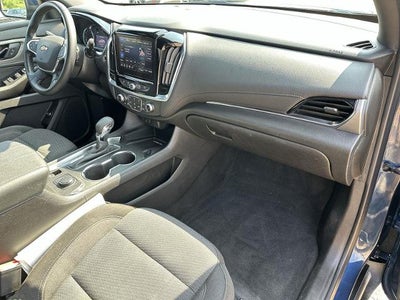2022 Chevrolet Traverse LT Cloth