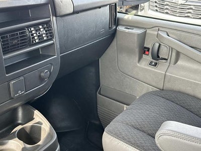 2025 GMC Savana Cargo Base