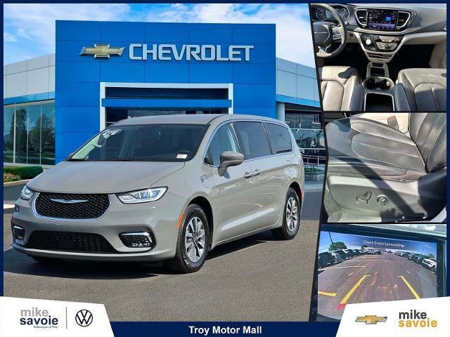 2022 Chrysler Pacifica Hybrid Touring L