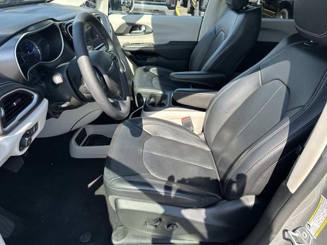 2022 Chrysler Pacifica Hybrid Touring L