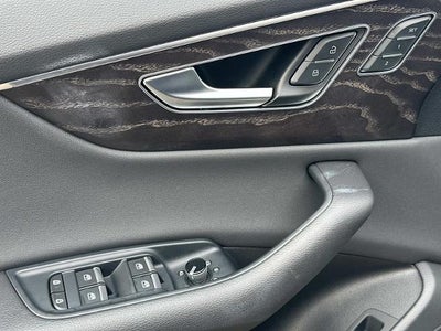 2022 Audi Q8 Premium Plus 55 TFSI quattro Tiptronic