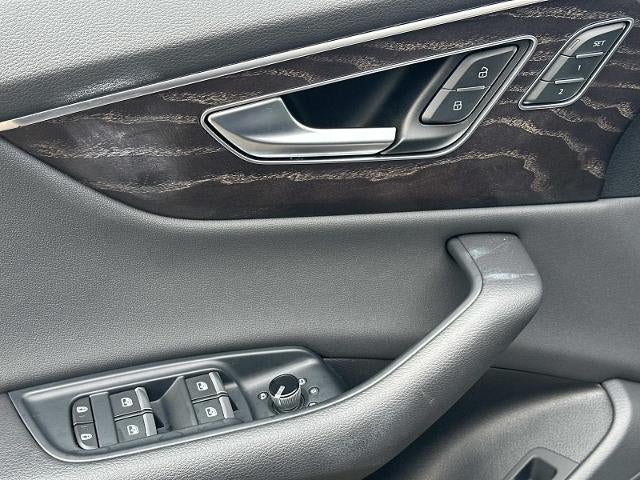 2022 Audi Q8 Premium Plus 55 TFSI quattro Tiptronic