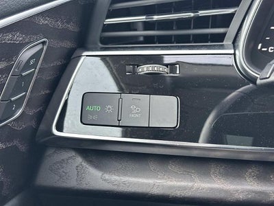 2022 Audi Q8 Premium Plus 55 TFSI quattro Tiptronic