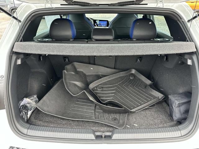 2023 Volkswagen Golf R Base