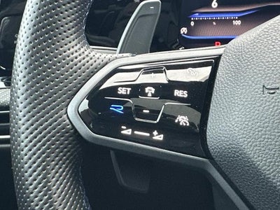 2023 Volkswagen Golf R Base
