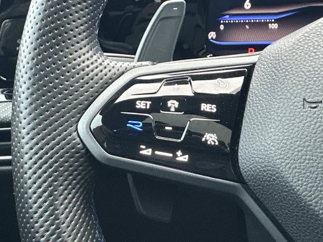 2023 Volkswagen Golf R Base